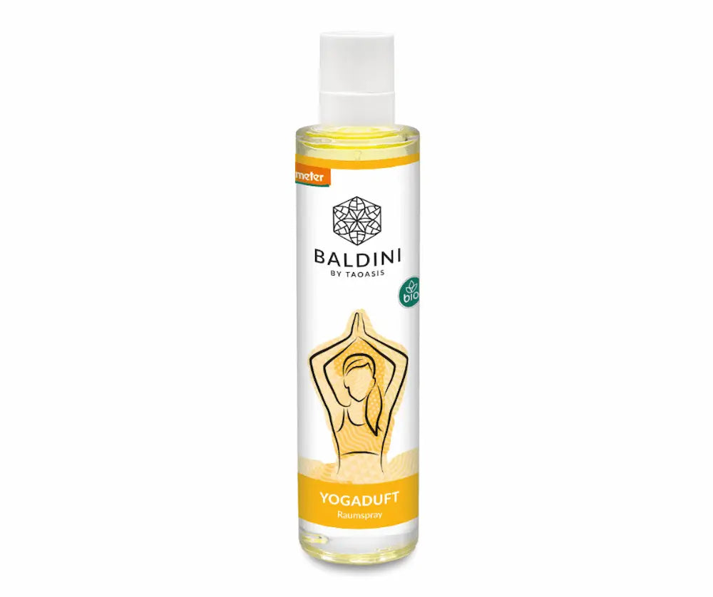 Transparente Raumspray-Flasche mit weißer Kappe, Baldini by Taoasis Yogaduft, Yoga-Motiv sowie bio- und demeter-Siegel, Vorderansicht