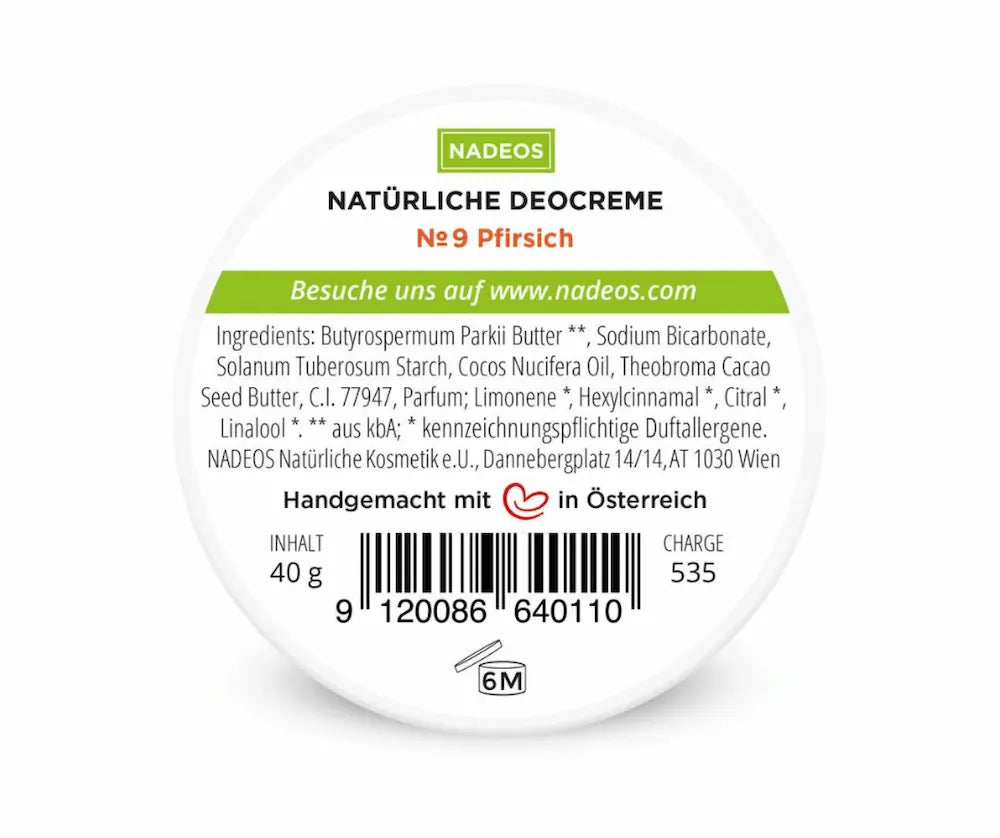 Unterseite einer runden weißen Deocreme-Dose von NADEOS mit Etikett „Natürliche Deocreme №9 Pfirsich“, Inhaltsstoffen, Barcode und Inhaltsangabe 40 g.