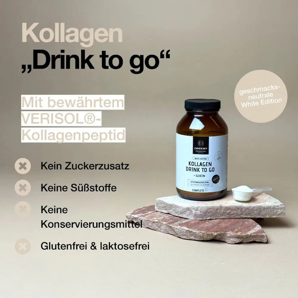Zaversky Kollagen Drink to go White Edition mit Glycin im Braunglas, geschmacksneutral, mit Dosierlöffel auf Steinplatten