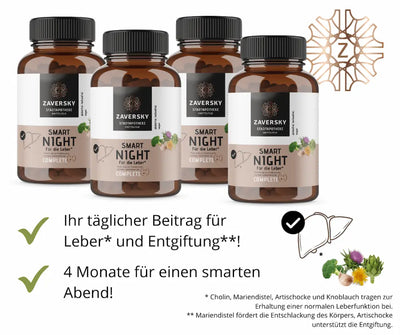 Vier Braunglasflaschen Smart Night Complete von Zaversky Stadtapotheke mit Kapseln für die Leber, daneben Leber-Symbol und Pflanzenmotive.