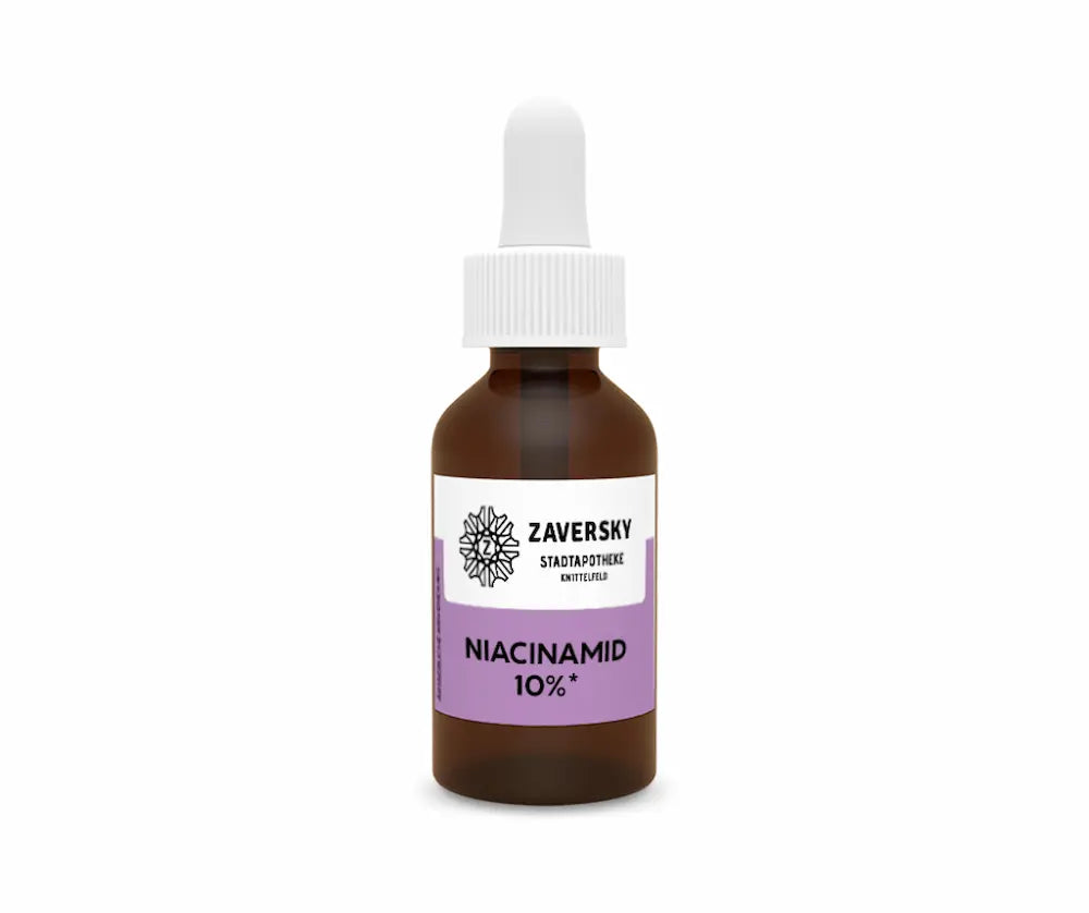 Zaversky Niacinamid 10% Serum in brauner Glasflasche mit weißer Pipette, weiß-violettes Etikett, Vorderansicht